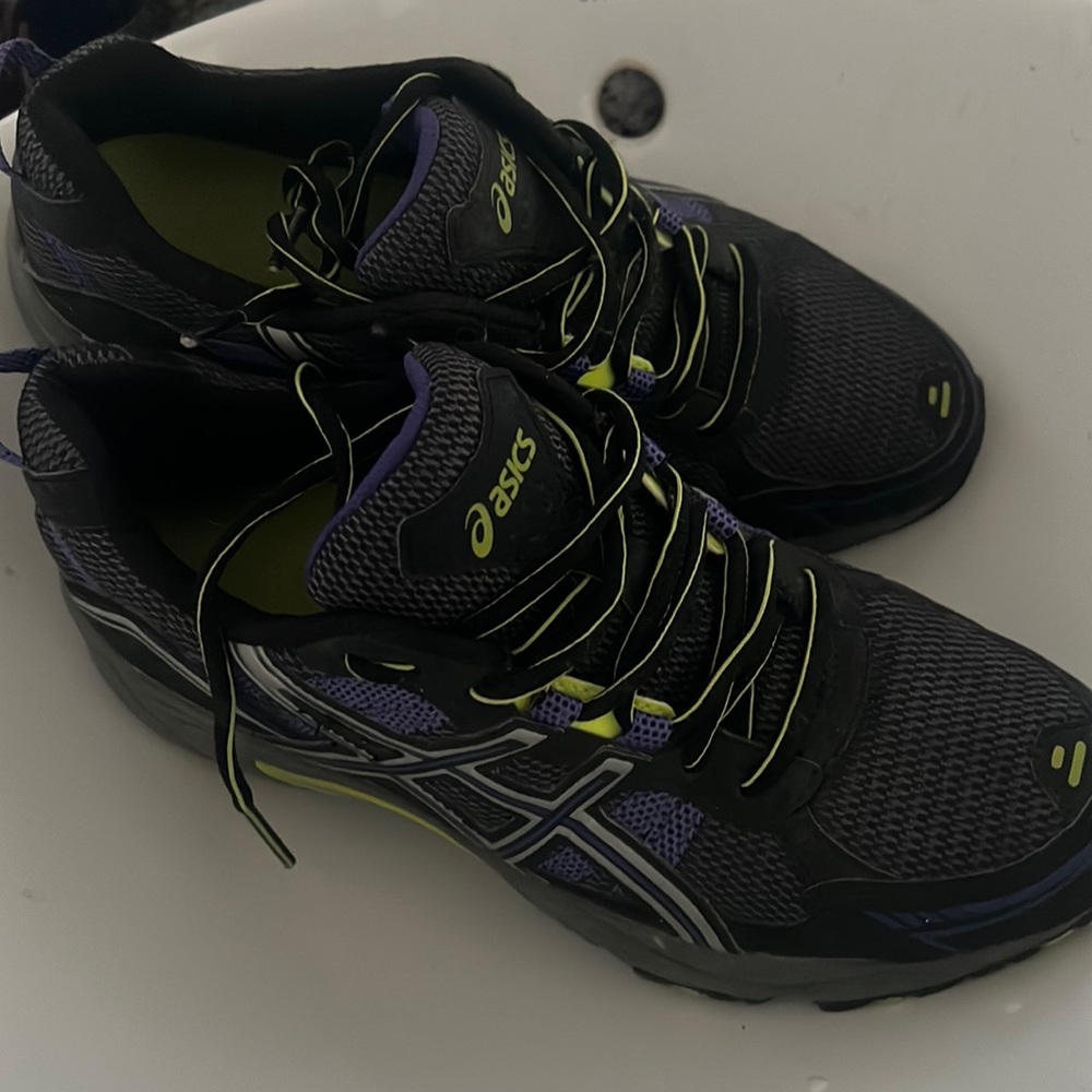 ASICS tennis shoes